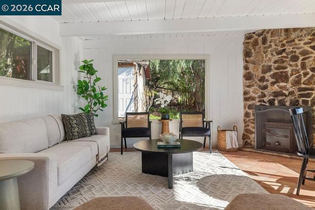 7308 7308 Altura Pl, Oakland, CA 94605