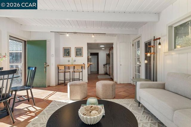 7308 7308 Altura Pl, Oakland, CA 94605