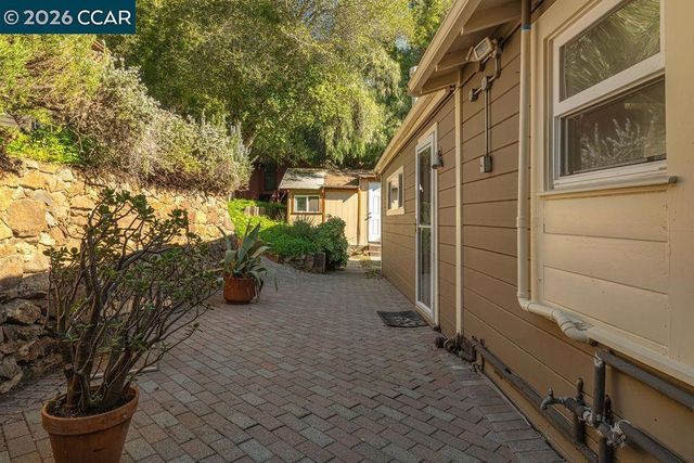 7308 7308 Altura Pl, Oakland, CA 94605