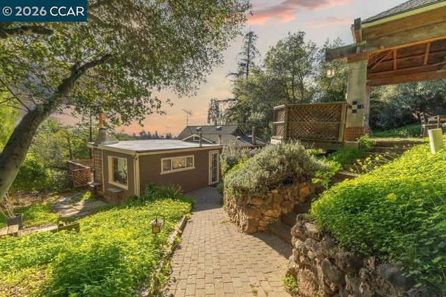 7308 7308 Altura Pl, Oakland, CA 94605