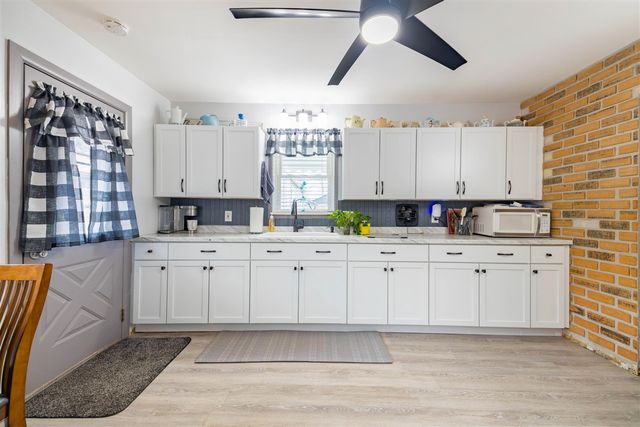 8032 William Street, Taylor, MI 48180