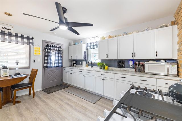 8032 William Street, Taylor, MI 48180