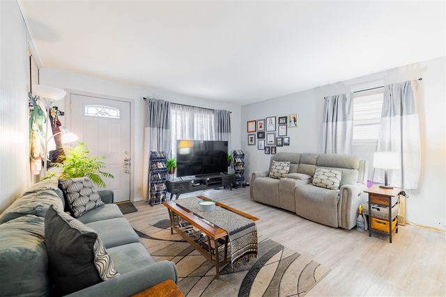 8032 William Street, Taylor, MI 48180