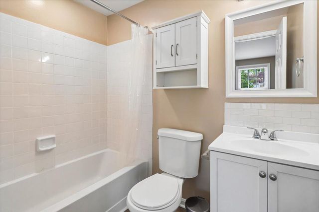 2984 BRAXTON WOOD CT, Fairfax, VA 22031
