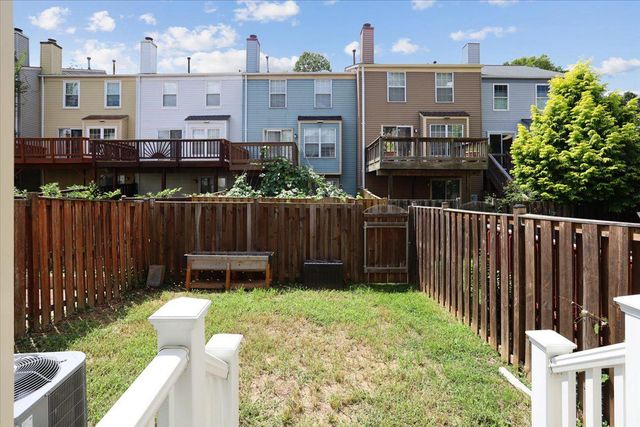 2984 BRAXTON WOOD CT, Fairfax, VA 22031