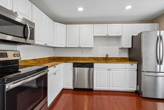 2984 BRAXTON WOOD CT, Fairfax, VA 22031
