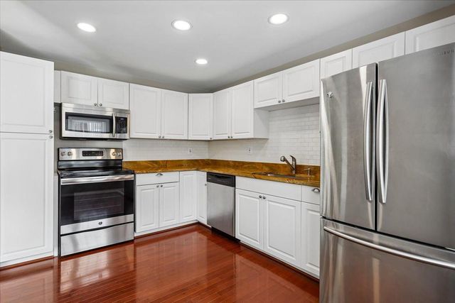 2984 BRAXTON WOOD CT, Fairfax, VA 22031