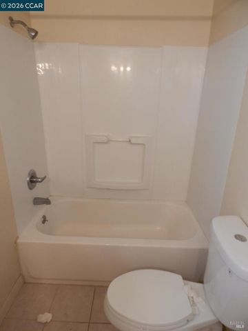 2854 16Th St, San Pablo, CA 94806