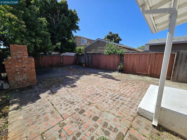 2854 16Th St, San Pablo, CA 94806