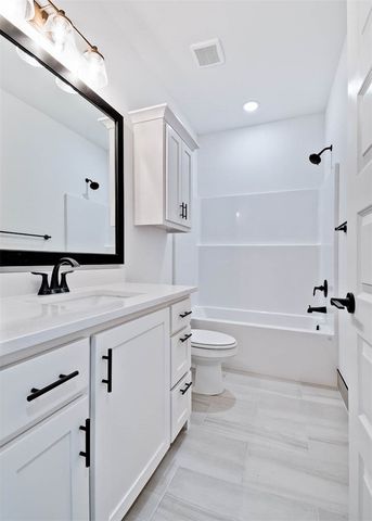 27 Queensferry Lane, Bella Vista, AR 72715