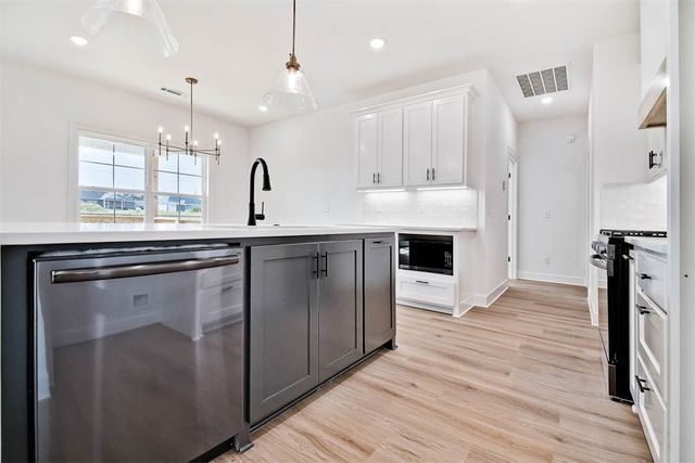 27 Queensferry Lane, Bella Vista, AR 72715