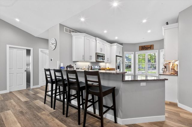 2917 White Oaks Ridge, Buchanan, MI 49107