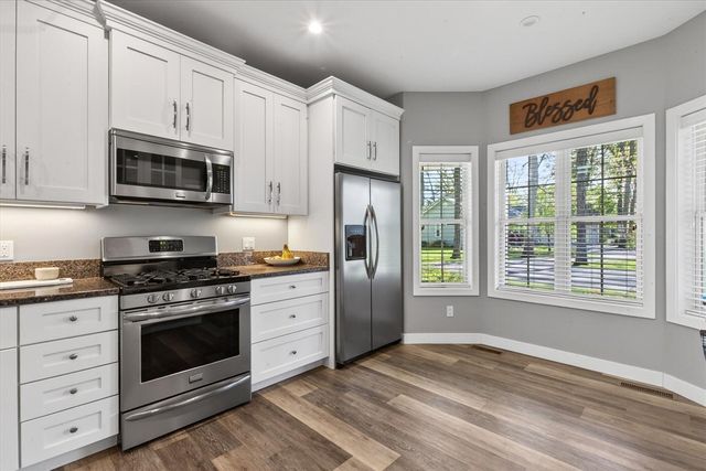 2917 White Oaks Ridge, Buchanan, MI 49107