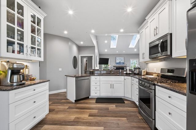 2917 White Oaks Ridge, Buchanan, MI 49107