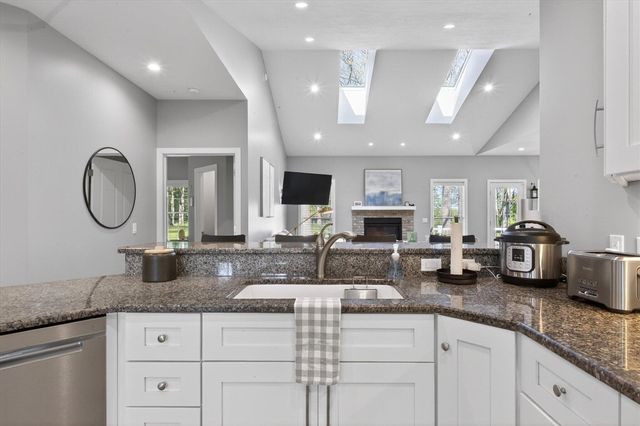2917 White Oaks Ridge, Buchanan, MI 49107