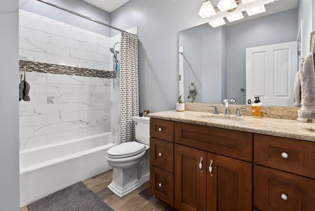 2917 White Oaks Ridge, Buchanan, MI 49107