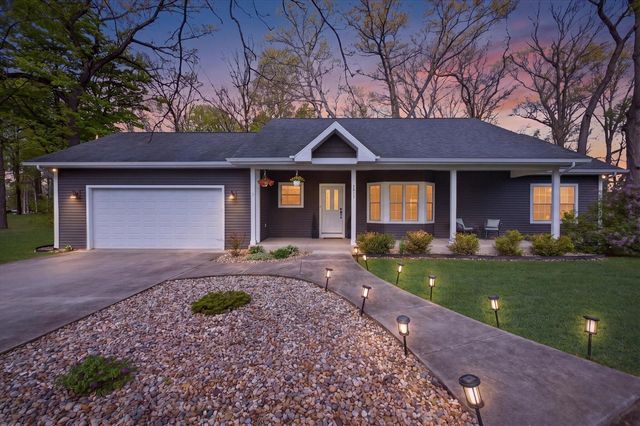 2917 White Oaks Ridge, Buchanan, MI 49107
