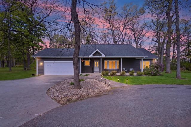 2917 White Oaks Ridge, Buchanan, MI 49107