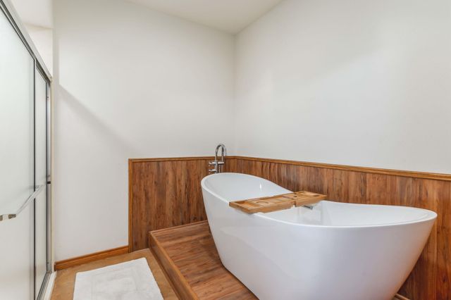 2551 Spring Valley DR, Dripping Springs, TX 78620