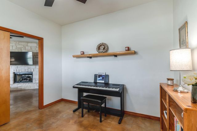 2551 Spring Valley DR, Dripping Springs, TX 78620