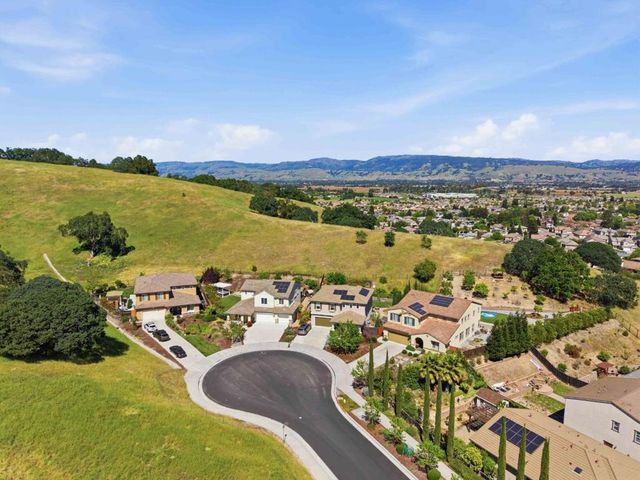 1661 Longmeadow Court, Gilroy, CA 95020