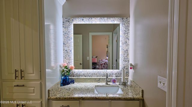 73 Dianne Cove, Byram, MS 39272