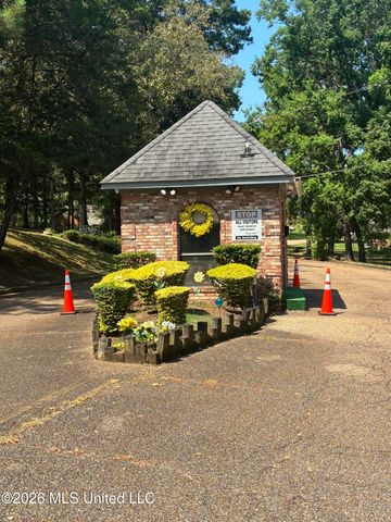 73 Dianne Cove, Byram, MS 39272