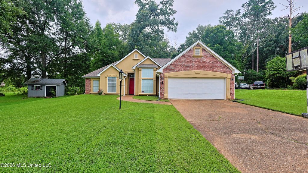 73 Dianne Cove, Byram, MS 39272