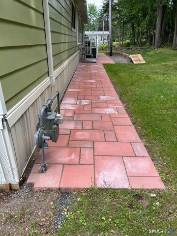 11 Eastview Road, Southington, CT 06489