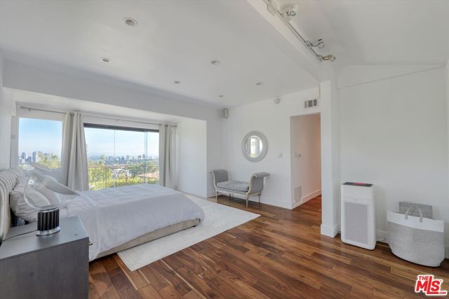 1300 Summitridge Drive, Beverly Hills, CA 90210