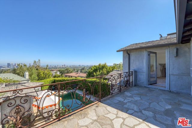 1300 Summitridge Drive, Beverly Hills, CA 90210