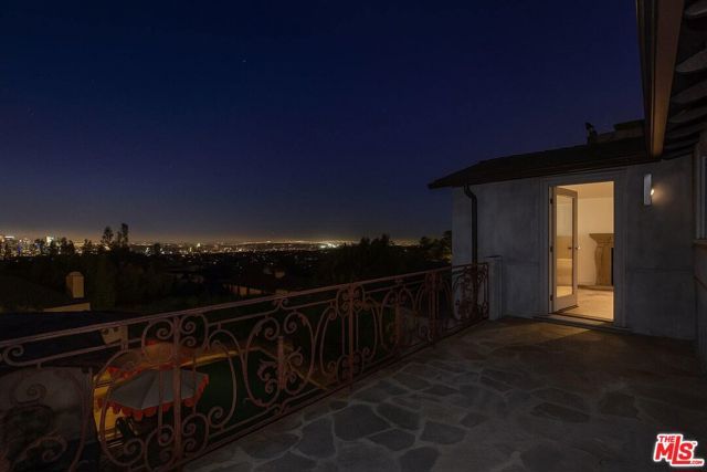 1300 Summitridge Drive, Beverly Hills, CA 90210
