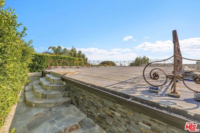 1300 Summitridge Drive, Beverly Hills, CA 90210