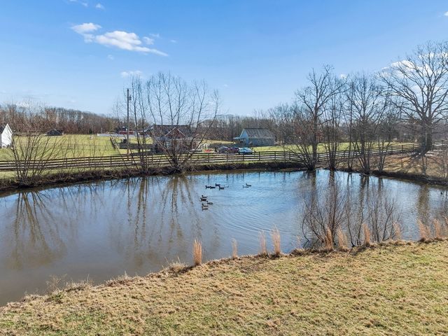394 Pruett Rd, Dickson, TN 37055