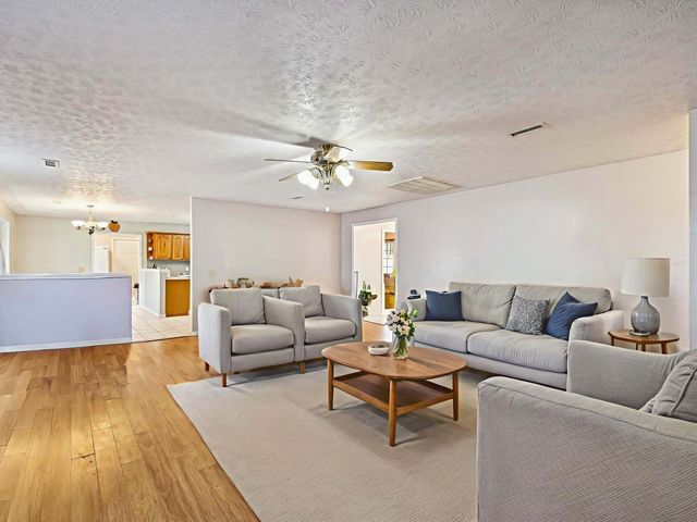 394 Pruett Rd, Dickson, TN 37055