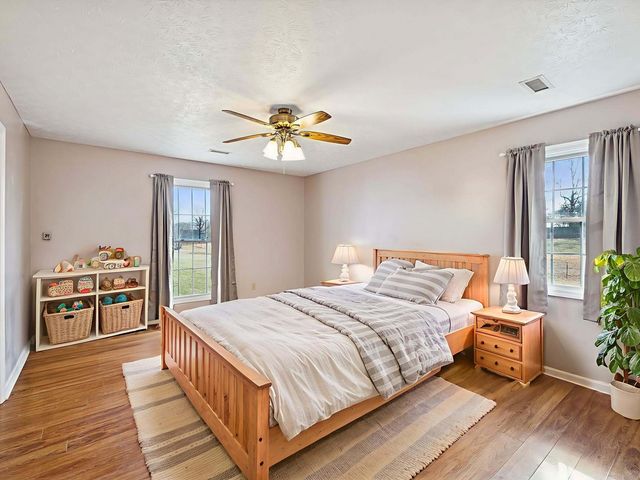 394 Pruett Rd, Dickson, TN 37055