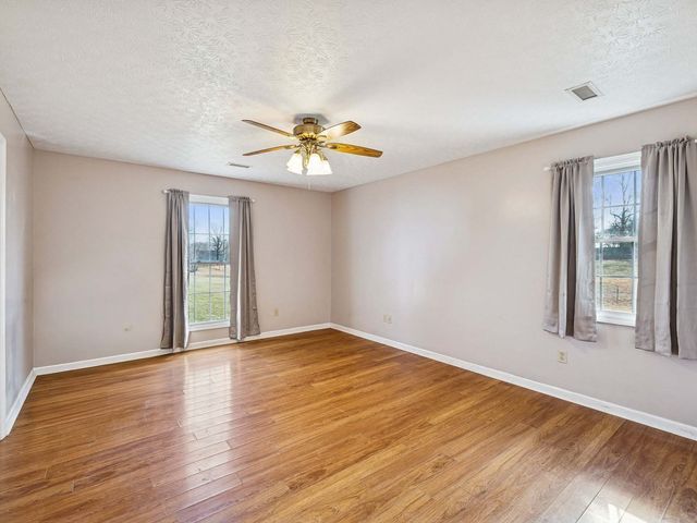 394 Pruett Rd, Dickson, TN 37055