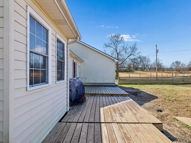 394 Pruett Rd, Dickson, TN 37055