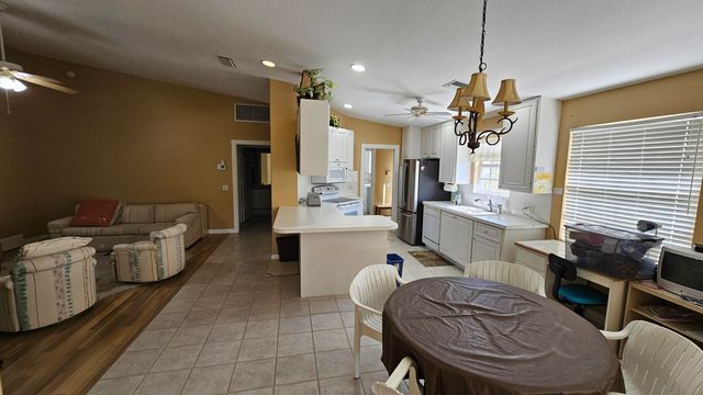 7960 SE Peppercorn Court, Hobe Sound, FL 33455