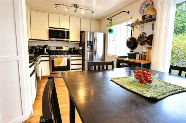 7702 Via Napoli 66, Burbank, CA 91504