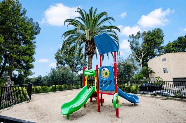 7702 Via Napoli 66, Burbank, CA 91504