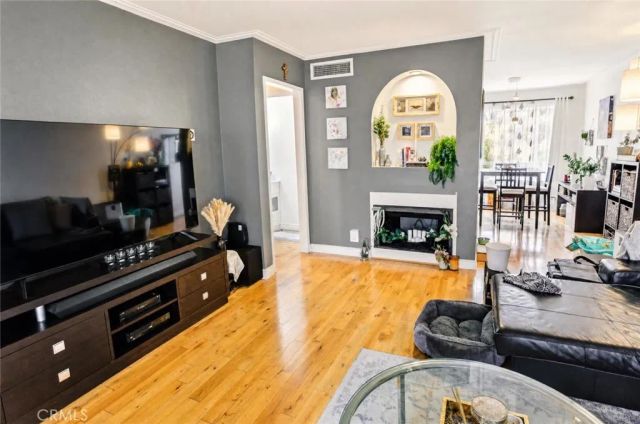 7702 Via Napoli 66, Burbank, CA 91504