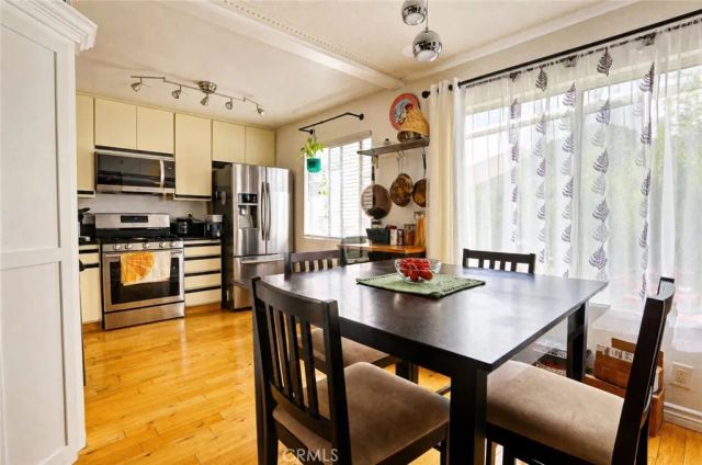 7702 Via Napoli 66, Burbank, CA 91504