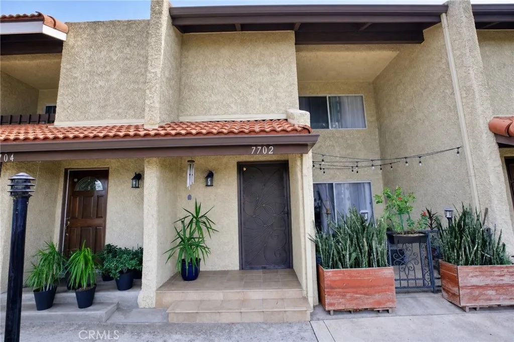 7702 Via Napoli 66, Burbank, CA 91504