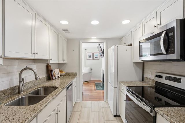 91 Ivy Trail NE, Atlanta, GA 30342