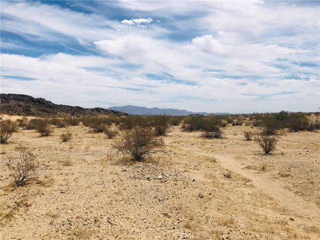 5 Pipeline Road, 29 Palms, CA 92277