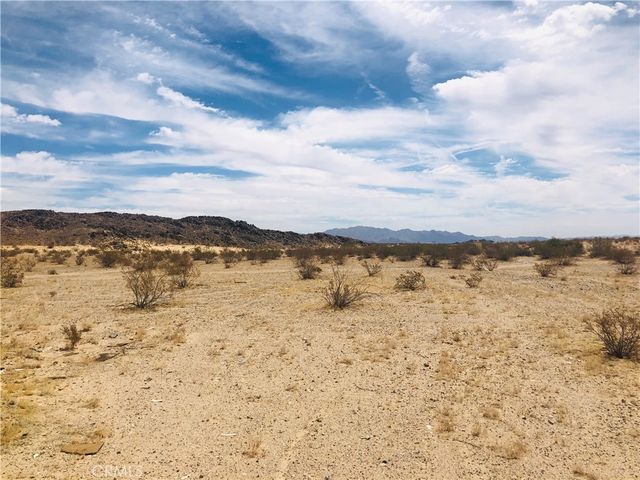 5 Pipeline Road, 29 Palms, CA 92277