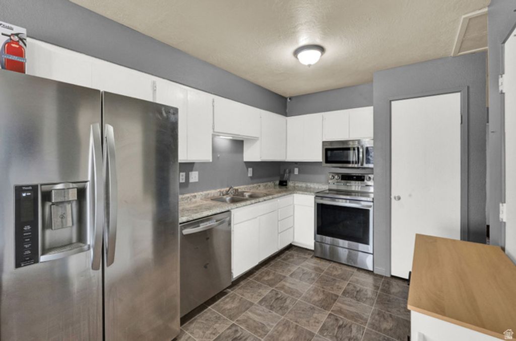 Image 6 of property listing at 1415 N MANDALAY RD #A, Salt Lake City, UT 84116