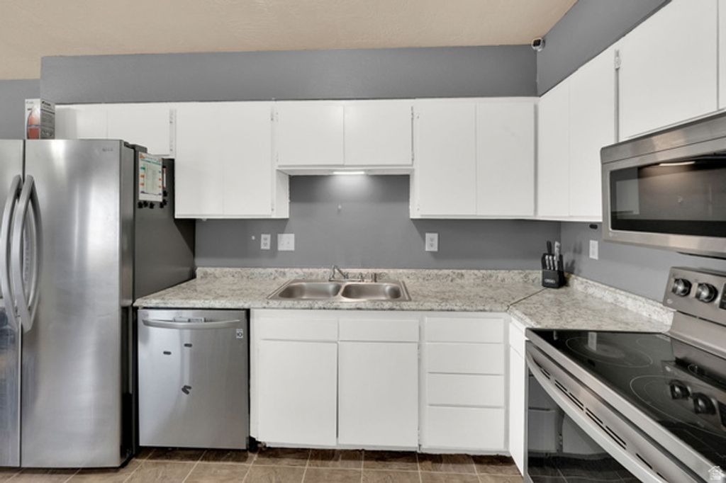 Image 7 of property listing at 1415 N MANDALAY RD #A, Salt Lake City, UT 84116