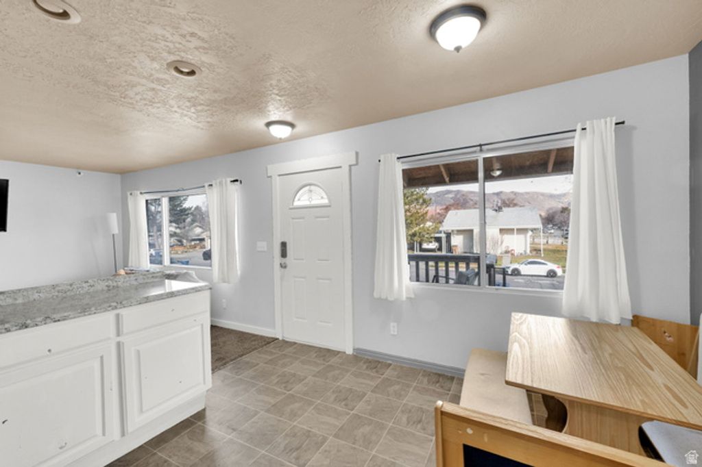 Image 8 of property listing at 1415 N MANDALAY RD #A, Salt Lake City, UT 84116